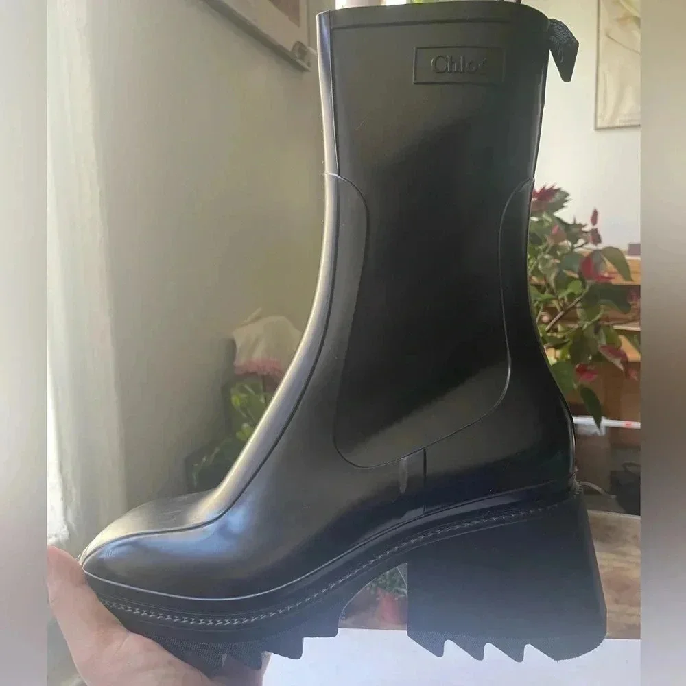Chloe rain boots - Picture 1 of 4